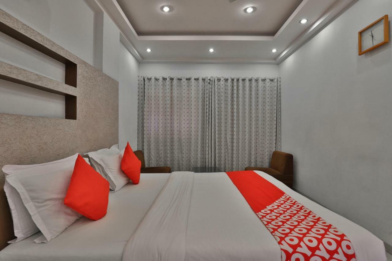 Oyo 14943 Shubh Suvidha Hotel โสมนัส ภายนอก รูปภาพ