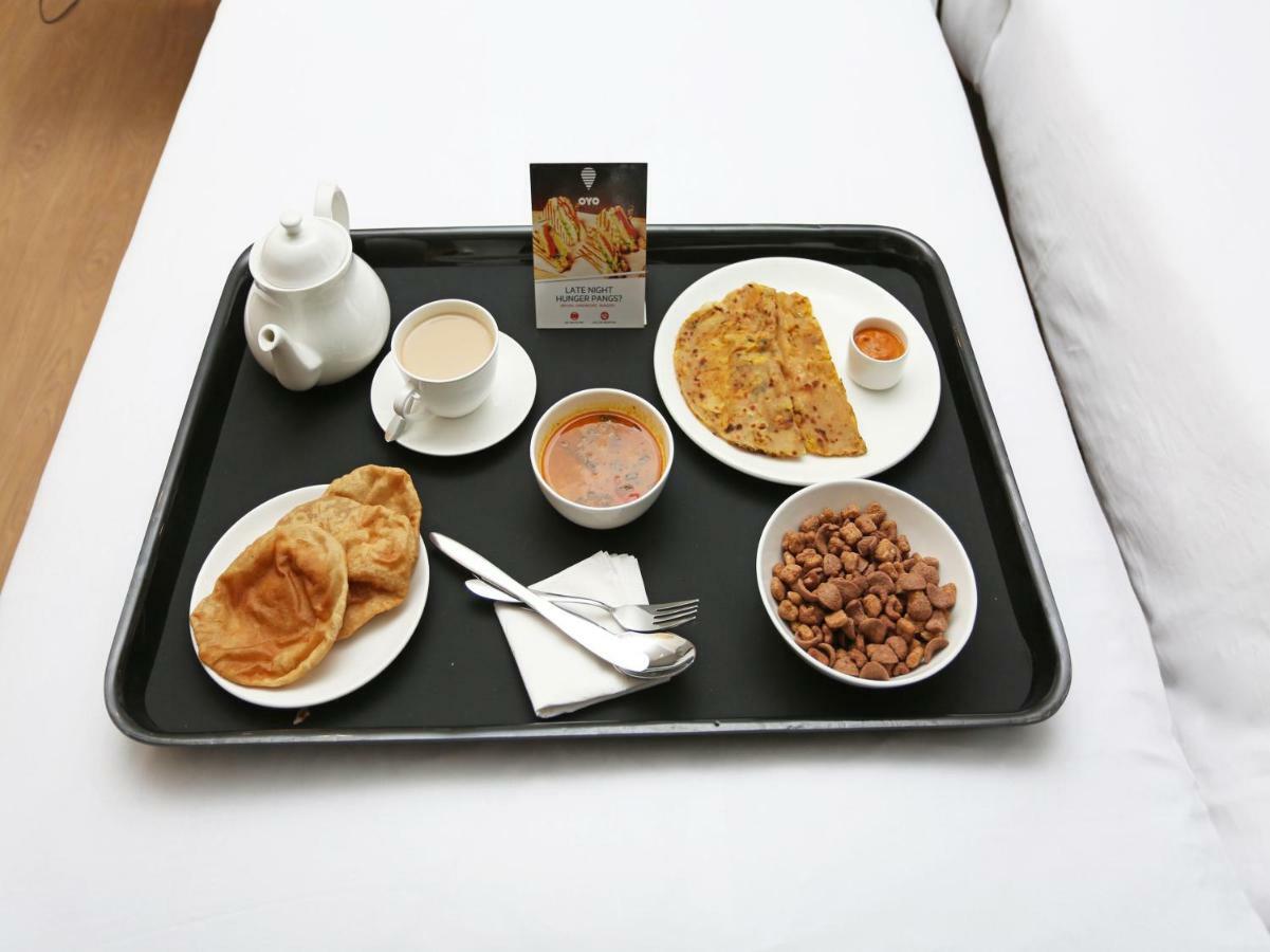 Oyo 14943 Shubh Suvidha Hotel โสมนัส ภายนอก รูปภาพ