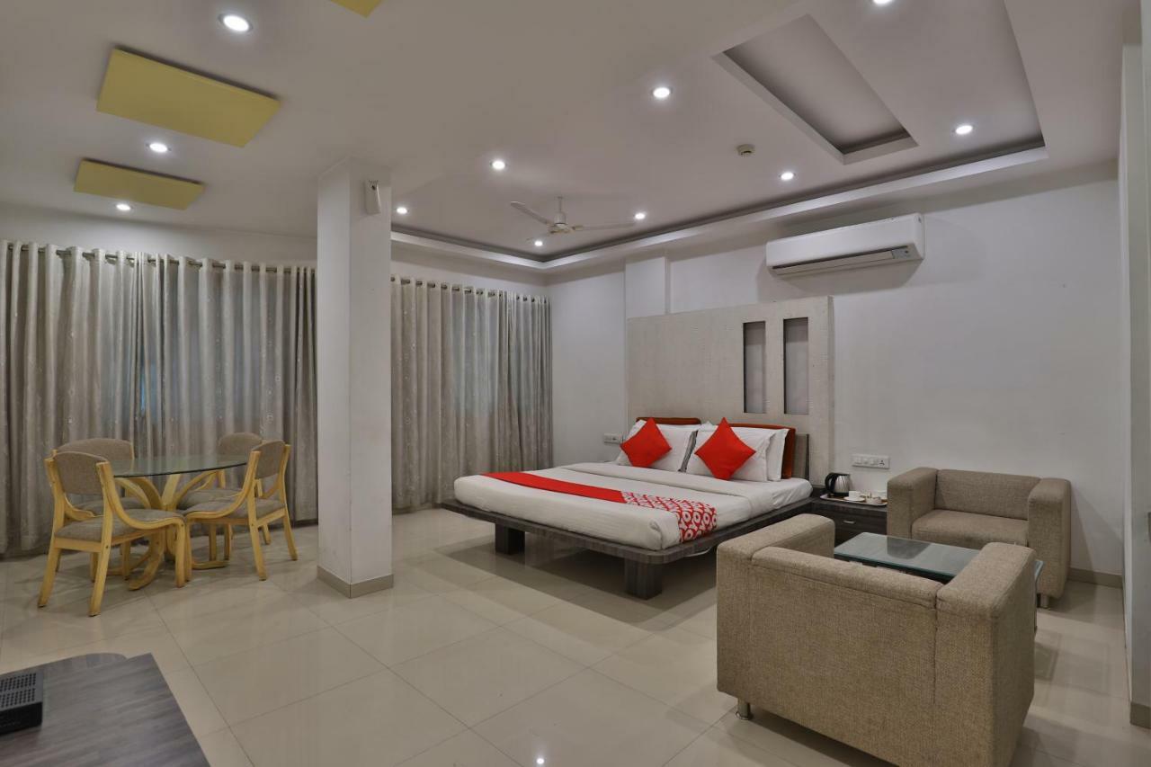 Oyo 14943 Shubh Suvidha Hotel โสมนัส ภายนอก รูปภาพ
