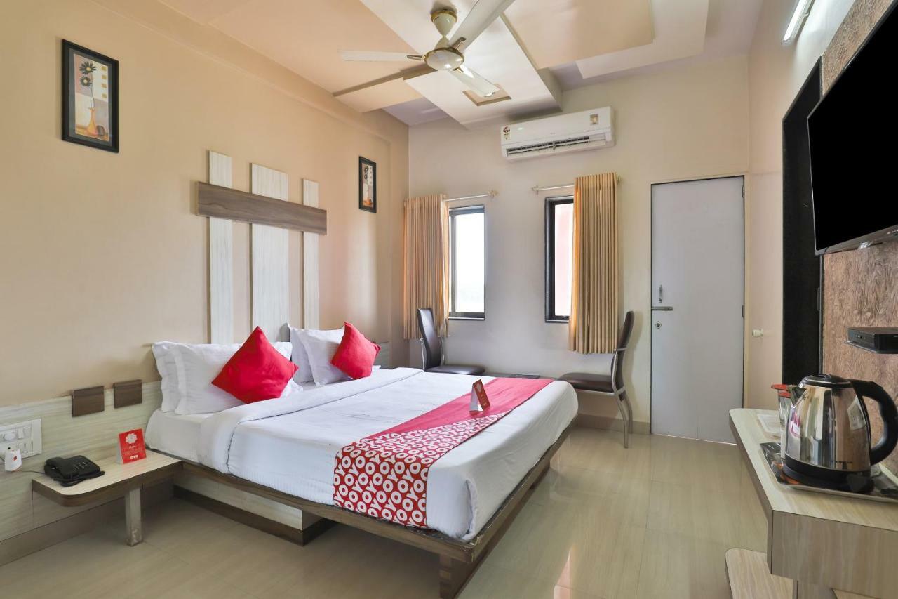 Oyo 14943 Shubh Suvidha Hotel โสมนัส ภายนอก รูปภาพ